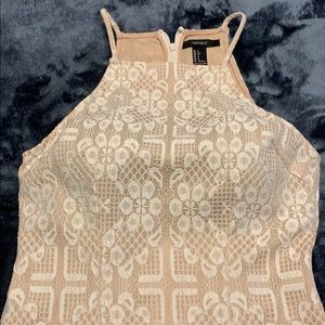 Lace white/nude bodycon scalloped dress! 👗🌸